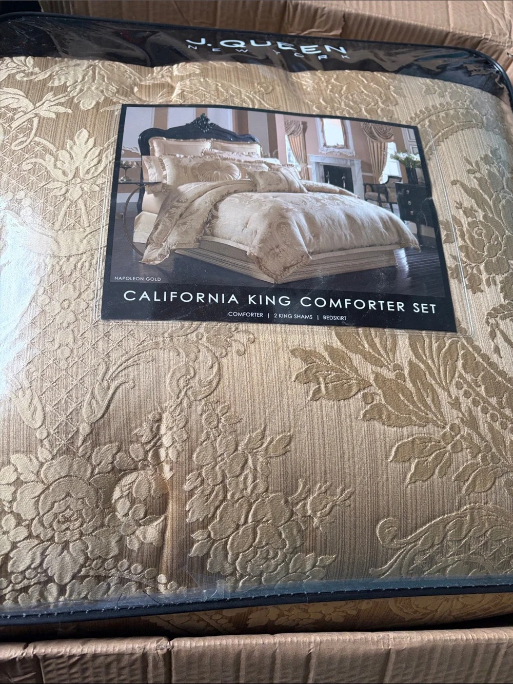 J. Queen New York Five Queens Court Napoleon Comforter Set - CAL- King. NEW